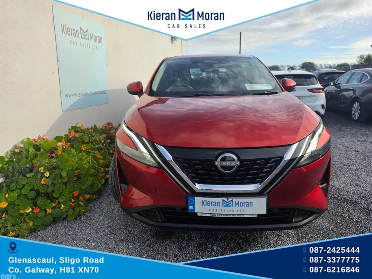 Nissan Qashqai MPV, Petrol, 2023, Red
