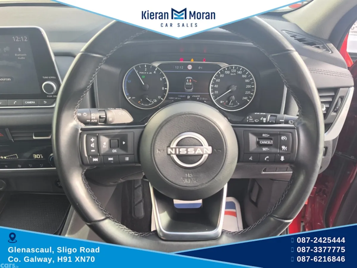 Nissan Qashqai MPV, Petrol, 2023, Red