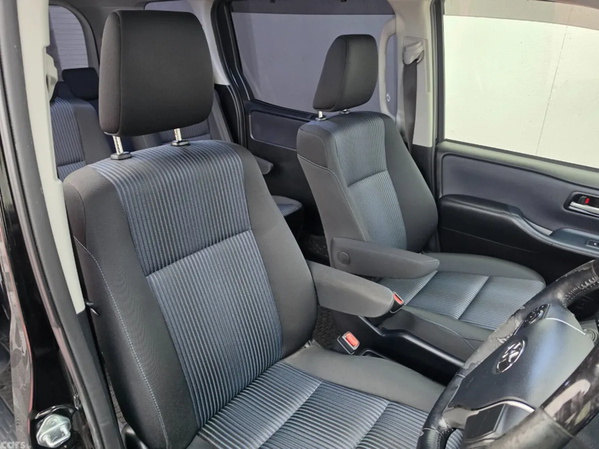 Toyota Voxy MPV, Petrol Hybrid, 2016, Black