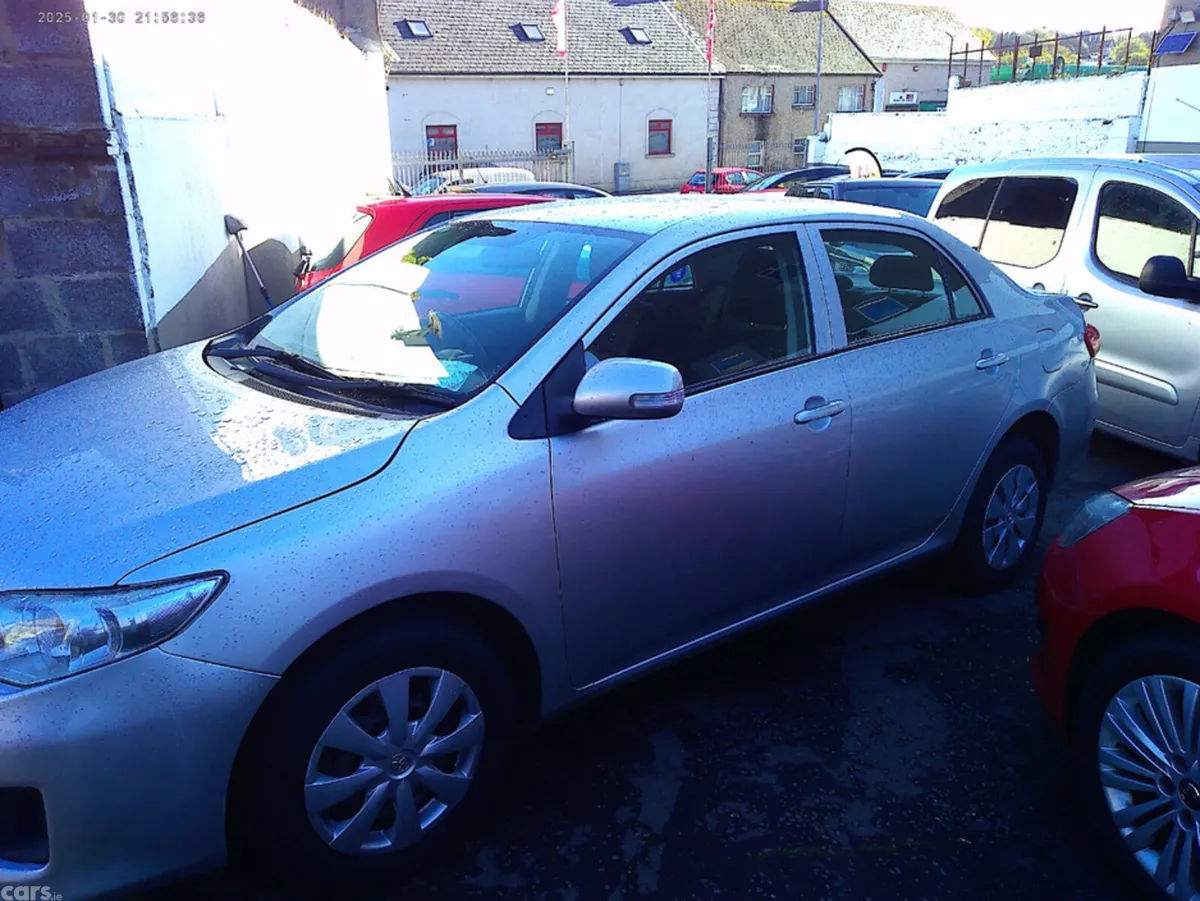 Toyota Corolla Saloon, Diesel, 2013, Silver