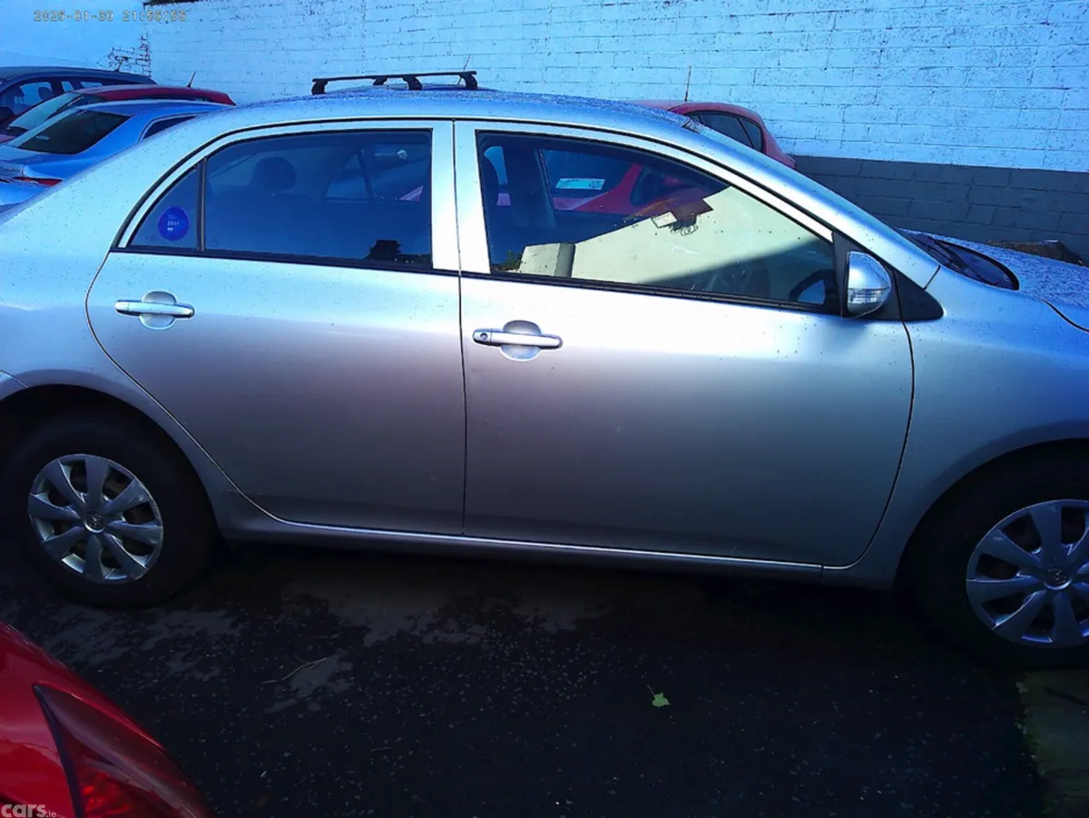 Toyota Corolla Saloon, Diesel, 2013, Silver