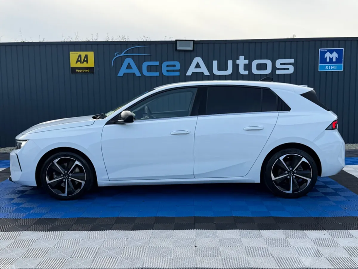 Opel Astra Hatchback, Diesel, 2022, White