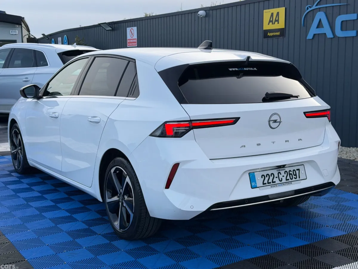 Opel Astra Hatchback, Diesel, 2022, White