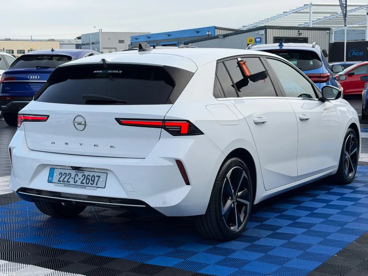 Opel Astra Hatchback, Diesel, 2022, White