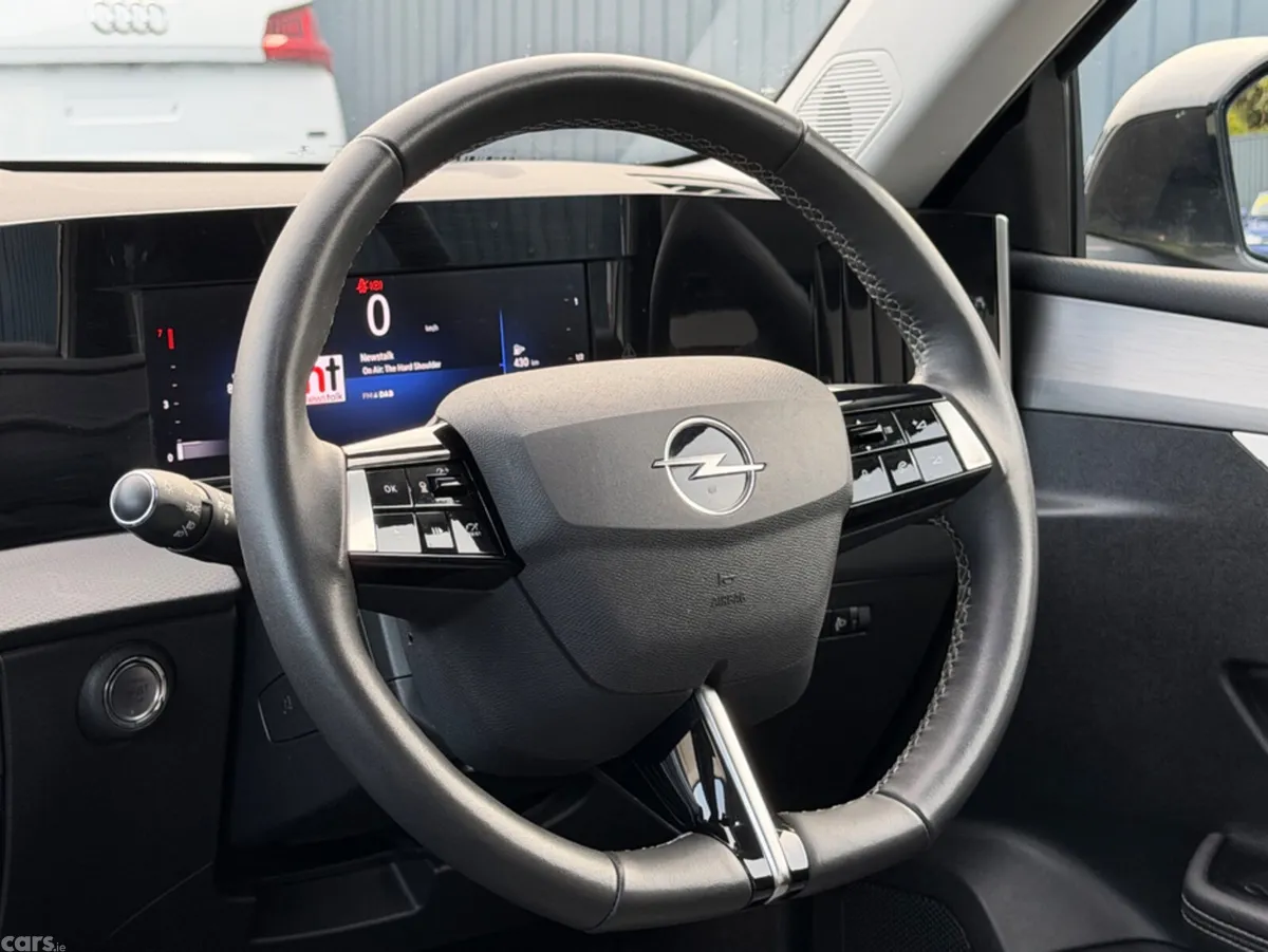 Opel Astra Hatchback, Diesel, 2022, White