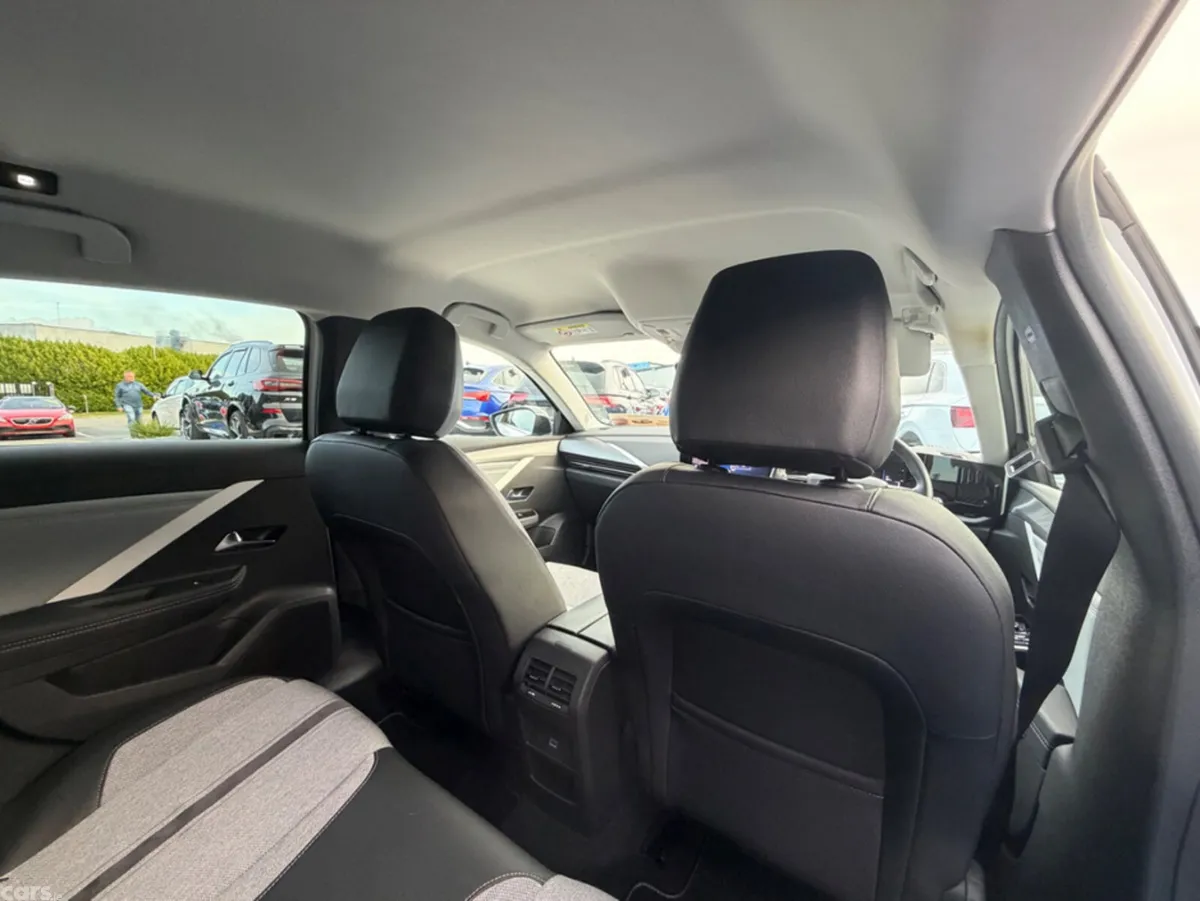 Opel Astra Hatchback, Diesel, 2022, White
