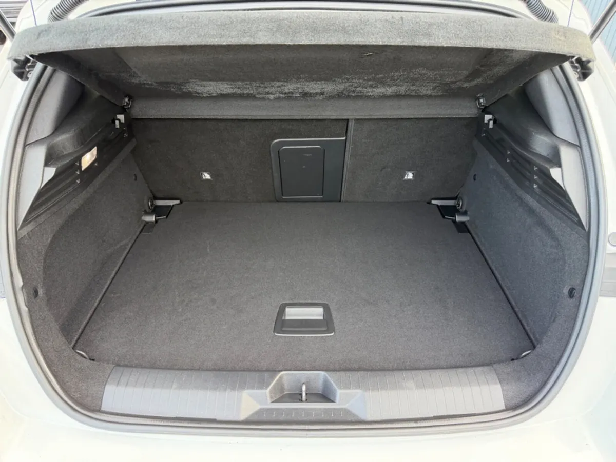 Opel Astra Hatchback, Diesel, 2022, White