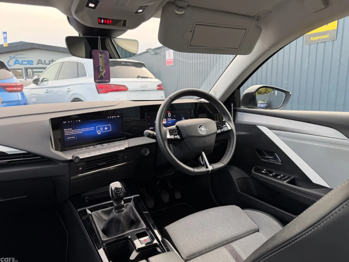 Opel Astra Hatchback, Diesel, 2022, White