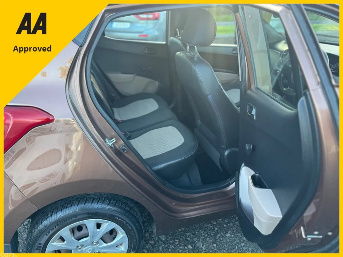 Hyundai i10 Hatchback, Petrol, 2015, Bronze