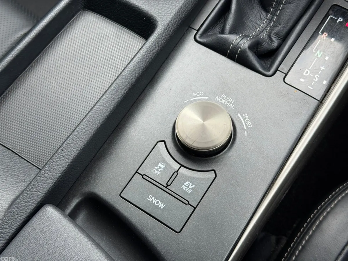 Lexus IS Saloon, Petrol Hybrid, 2015, Black