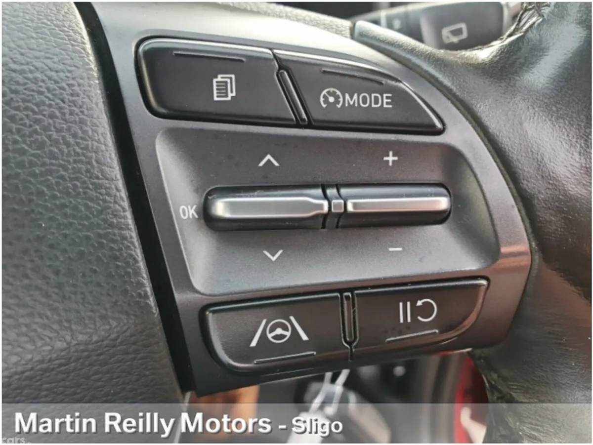 Hyundai KONA MPV, Petrol, 2023, Red