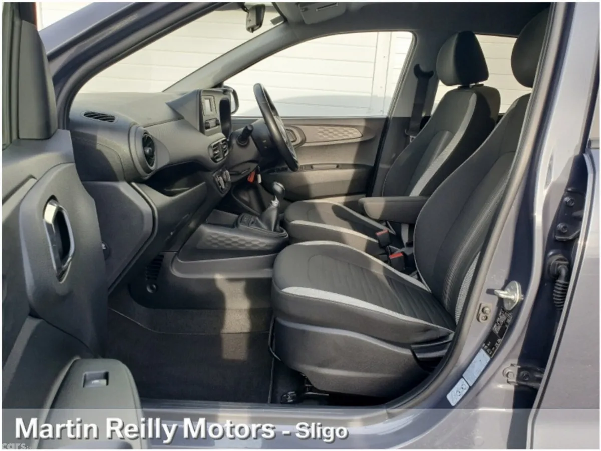 Hyundai i10 Hatchback, Petrol, 2021, Grey
