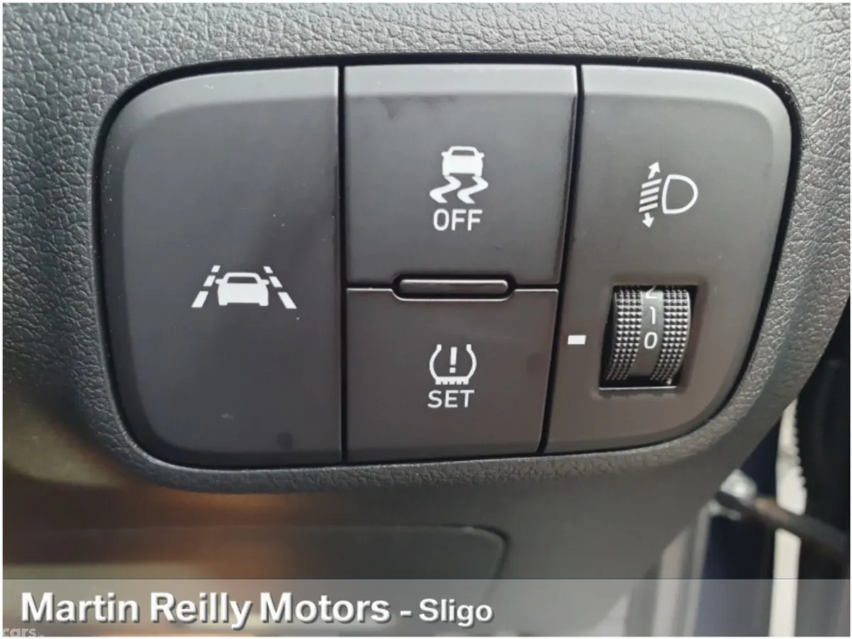 Hyundai i10 Hatchback, Petrol, 2021, Grey