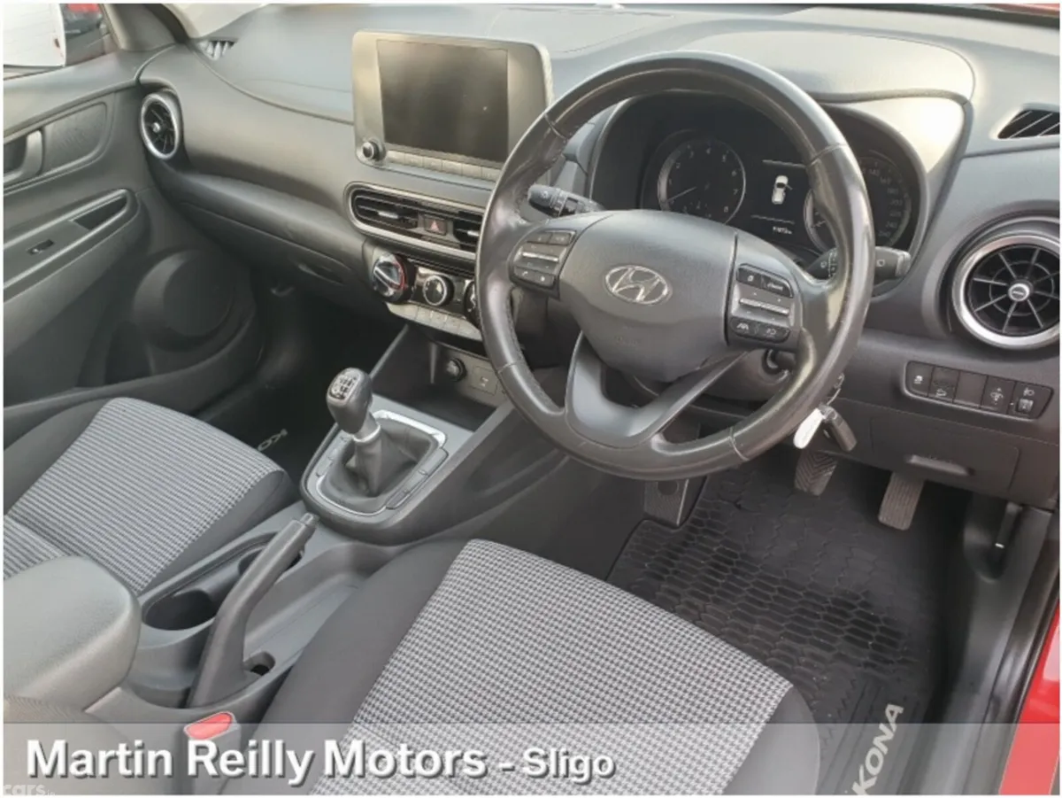 Hyundai KONA MPV, Petrol, 2023, Red