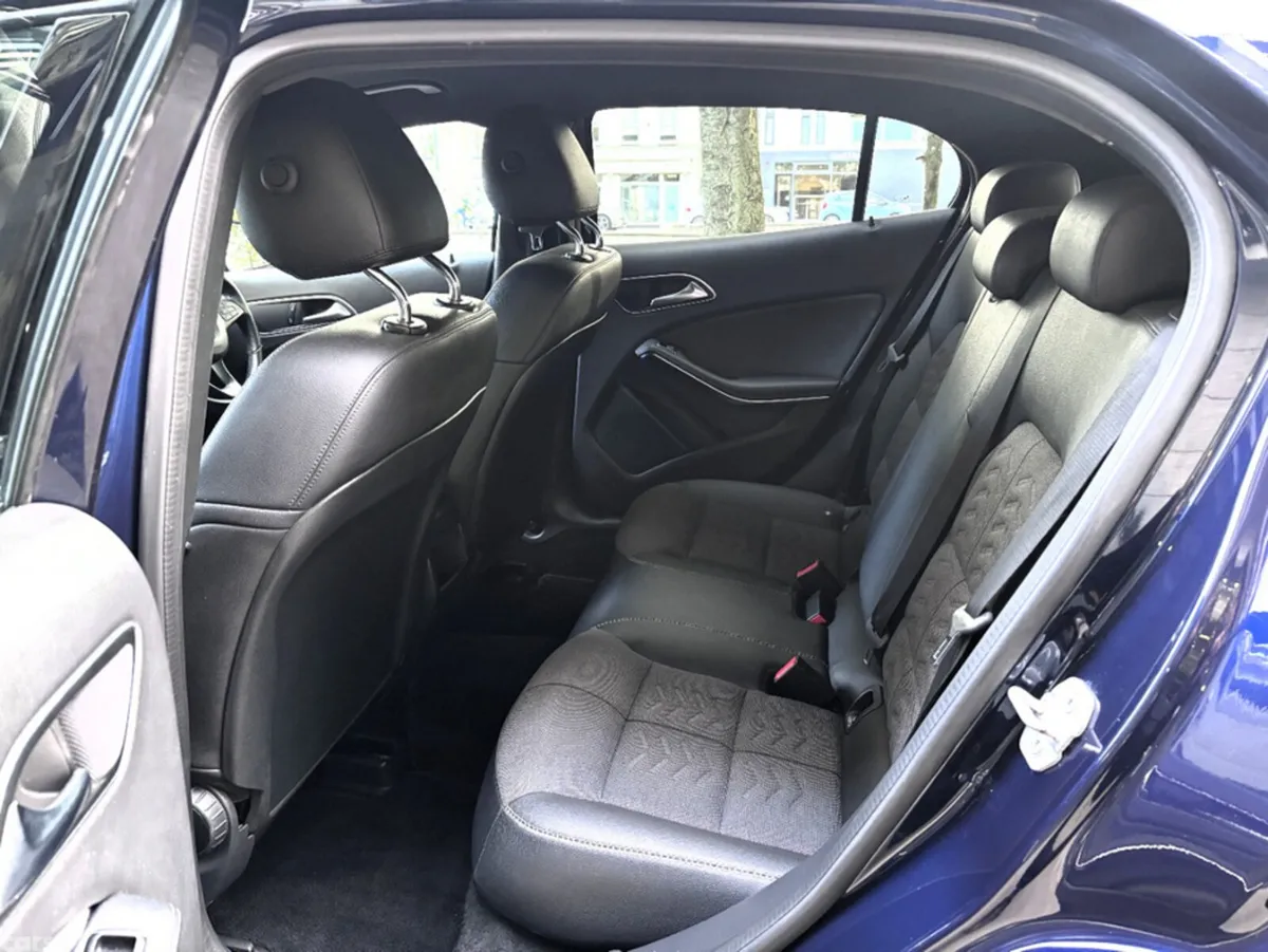 Mercedes-Benz GLA Hatchback, Petrol, 2017, Blue
