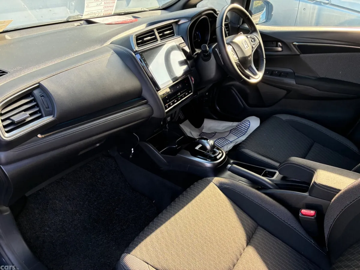 Honda Fit Hatchback, Petrol Hybrid, 2018, Blue