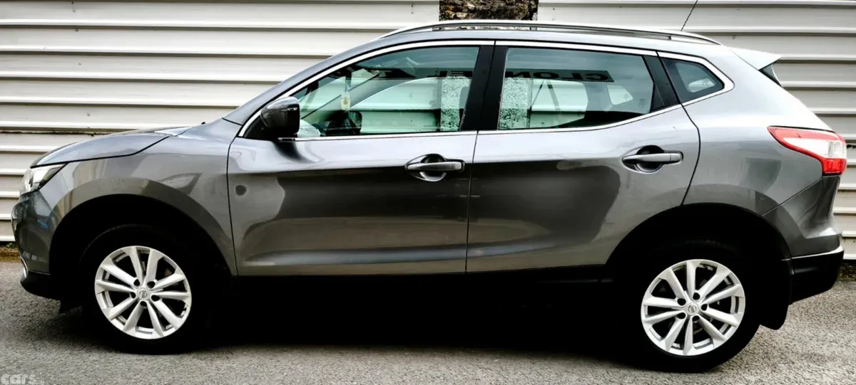 Nissan Qashqai SUV, Diesel, 2017, Grey