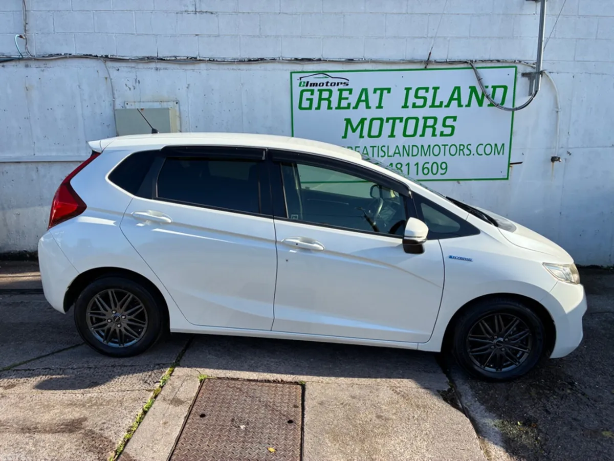 Honda Fit Hatchback, Petrol Hybrid, 2017, White