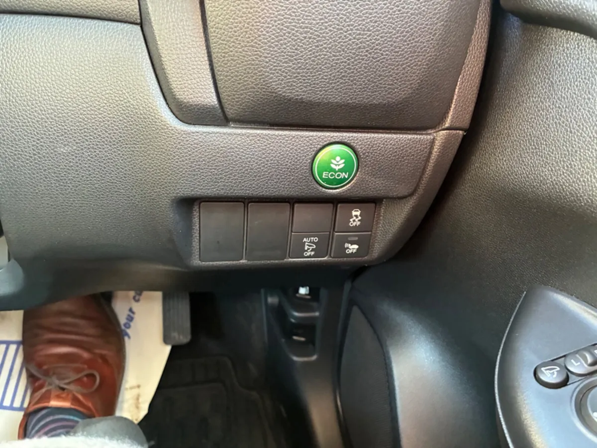 Honda Fit Hatchback, Petrol Hybrid, 2017, White