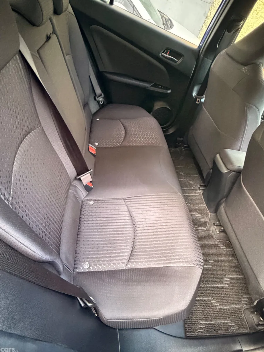 Toyota Prius Hatchback, Petrol Hybrid, 2016, Blue