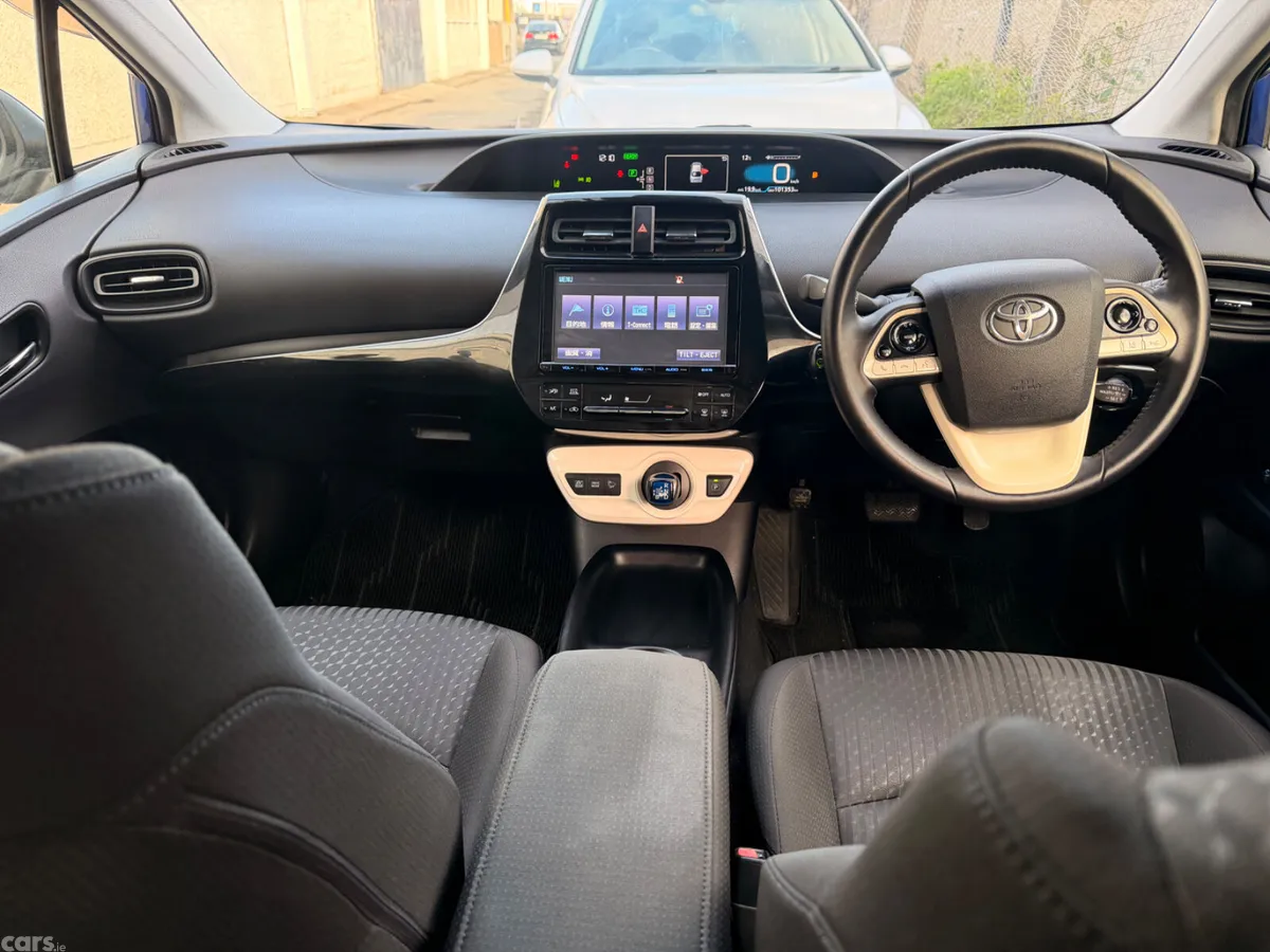 Toyota Prius Hatchback, Petrol Hybrid, 2016, Blue