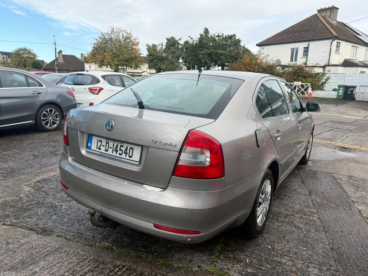 Skoda Octavia Saloon, Diesel, 2012, Beige