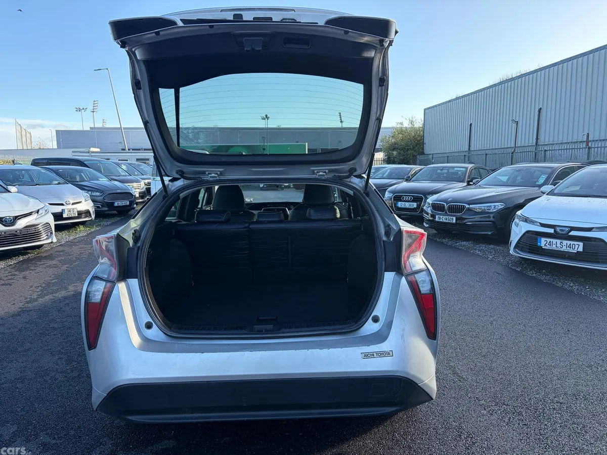 Toyota Prius Hatchback, Petrol Hybrid, 2016, Silver