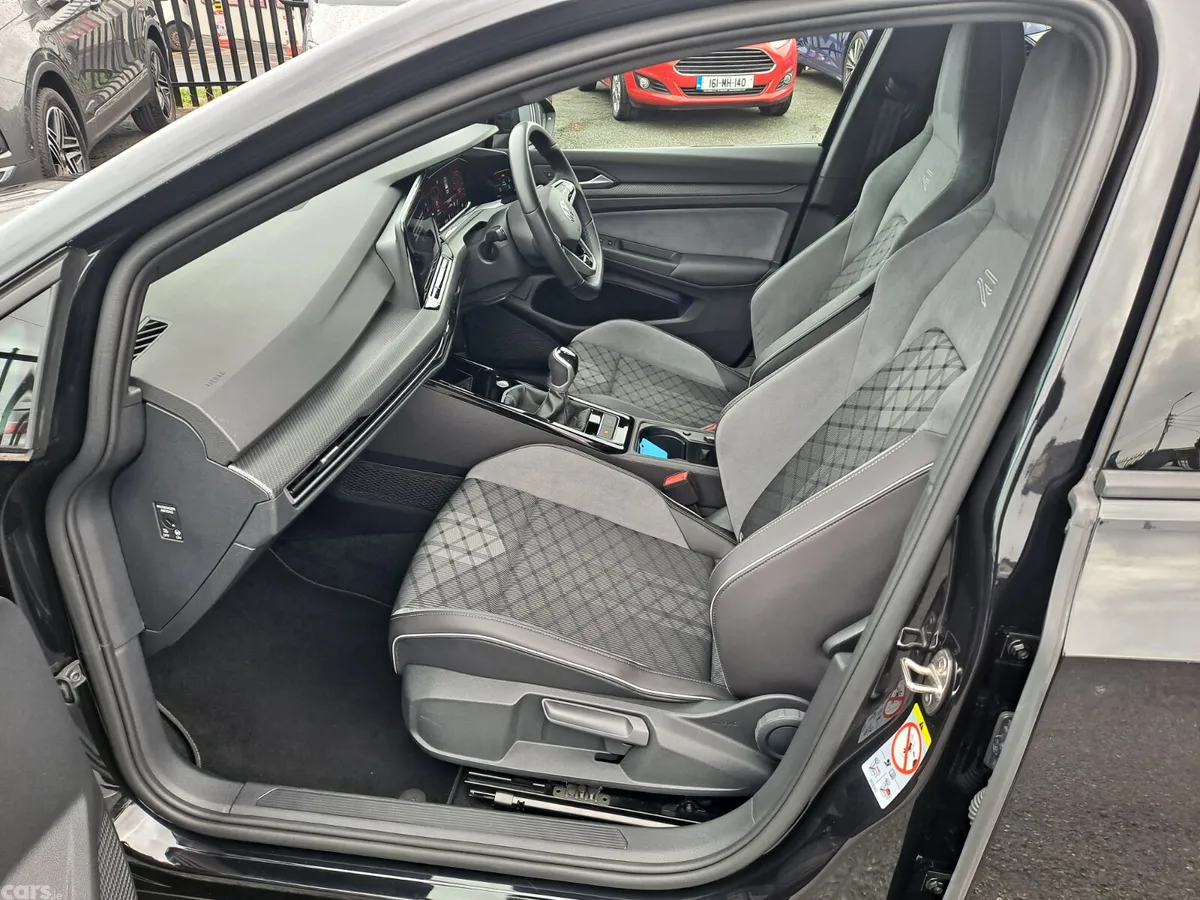 Volkswagen Golf Estate, Diesel, 2023, Black
