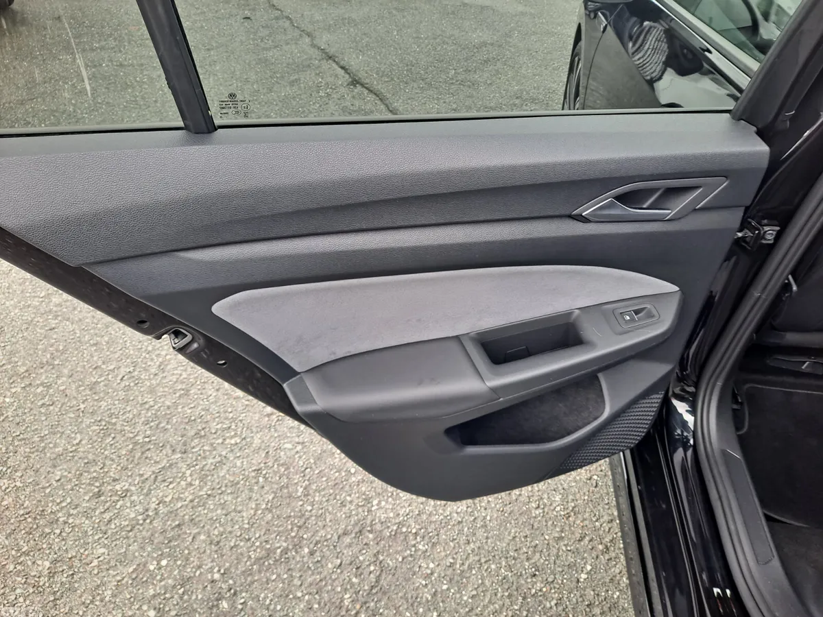 Volkswagen Golf Estate, Diesel, 2023, Black