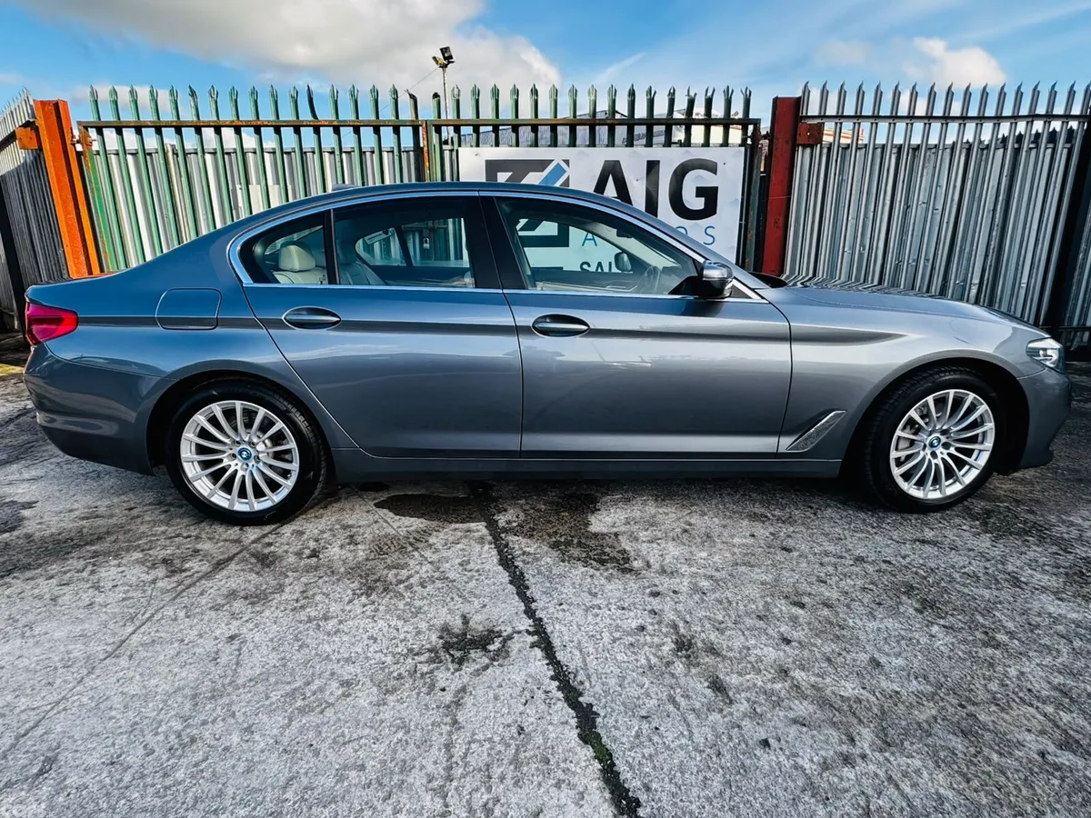 BMW 5-Series Saloon, Petrol Plug-in Hybrid, 2019, Grey