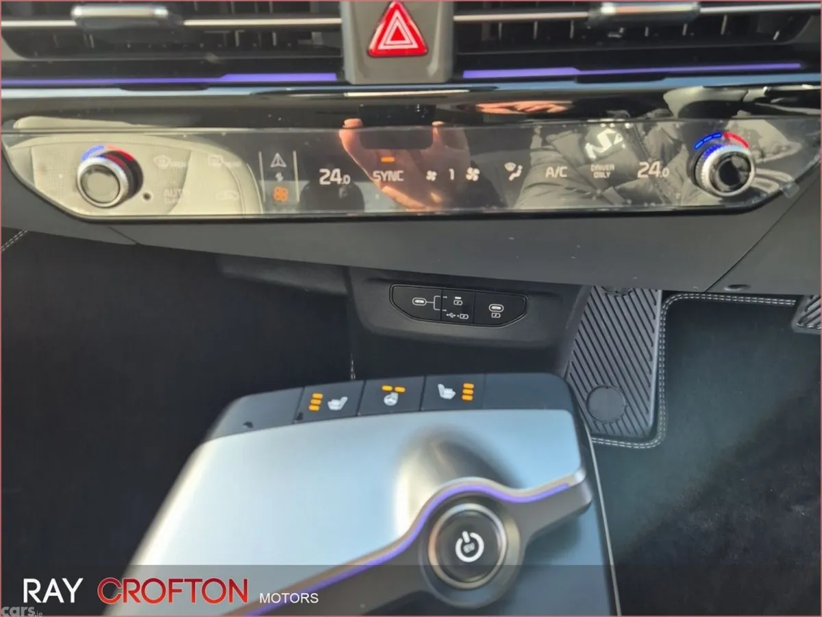 Kia EV6 MPV, Electric, 2026, White