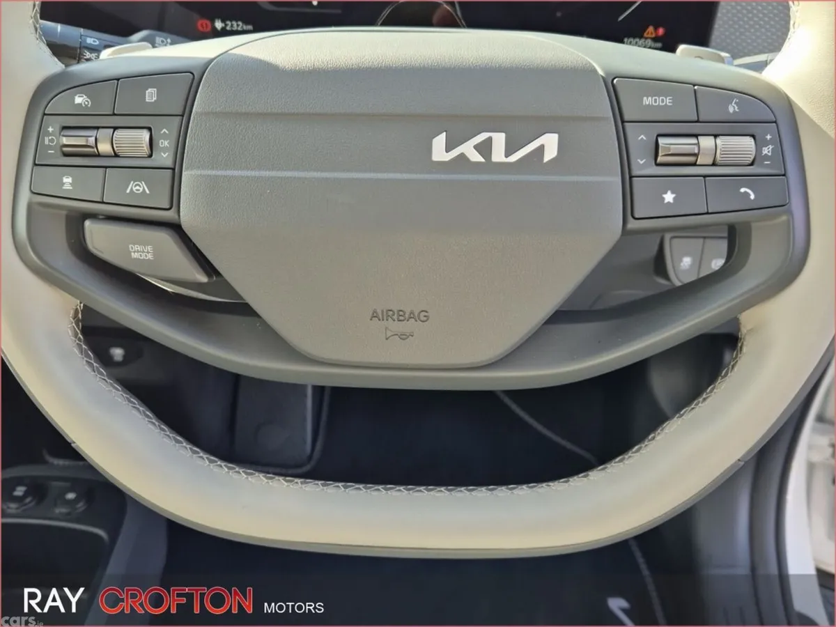 Kia EV6 MPV, Electric, 2026, White