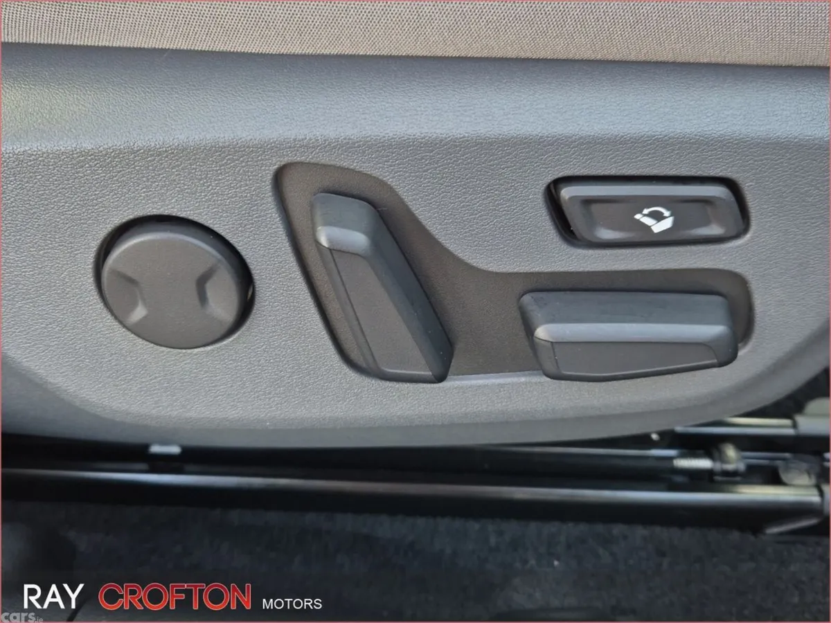 Kia EV6 MPV, Electric, 2026, White