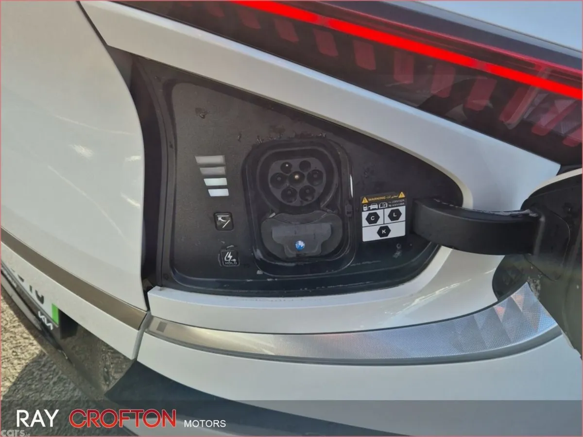 Kia EV6 MPV, Electric, 2026, White
