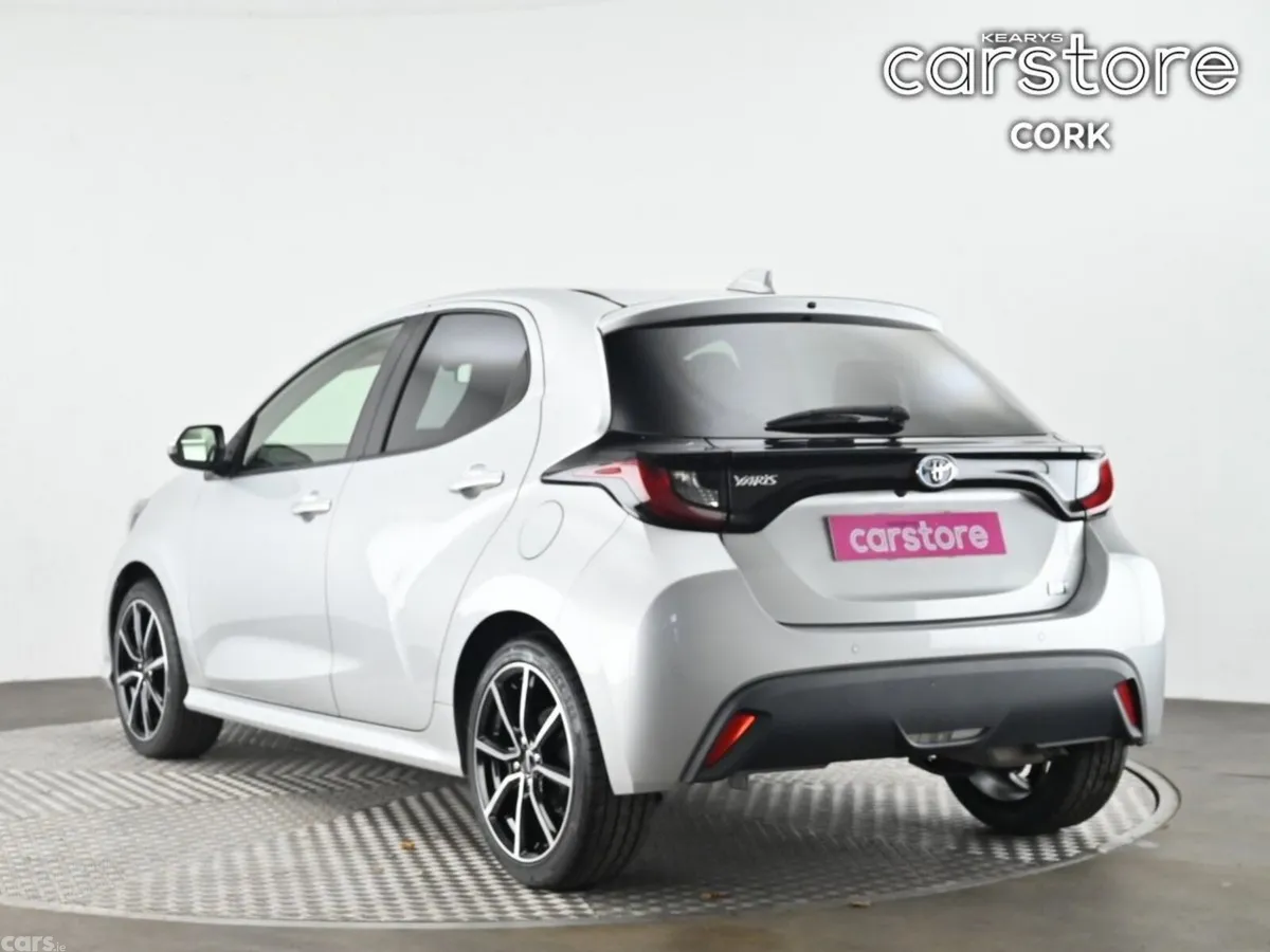 Toyota Yaris Hatchback, Petrol Hybrid, 2021, Silver