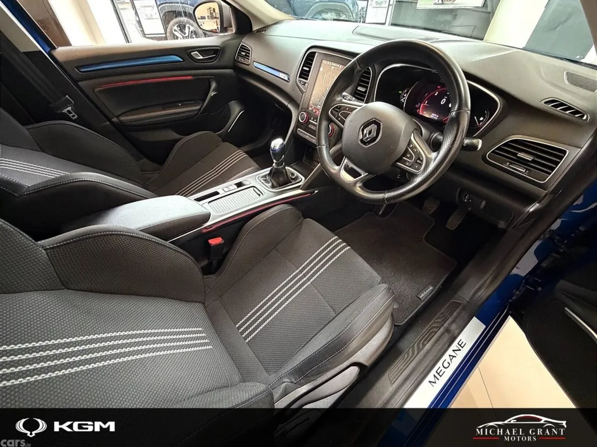 Renault Megane Hatchback, Diesel, 2019, Blue