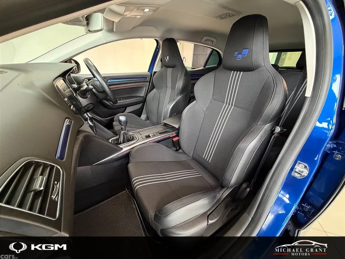 Renault Megane Hatchback, Diesel, 2019, Blue