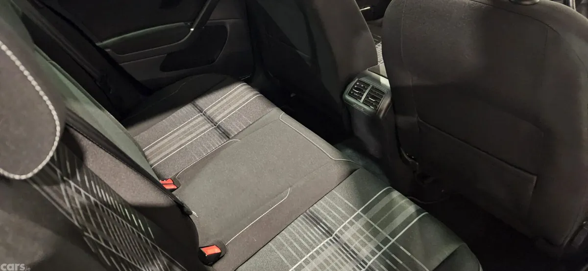 Volkswagen Golf Hatchback, Petrol, 2015, Grey