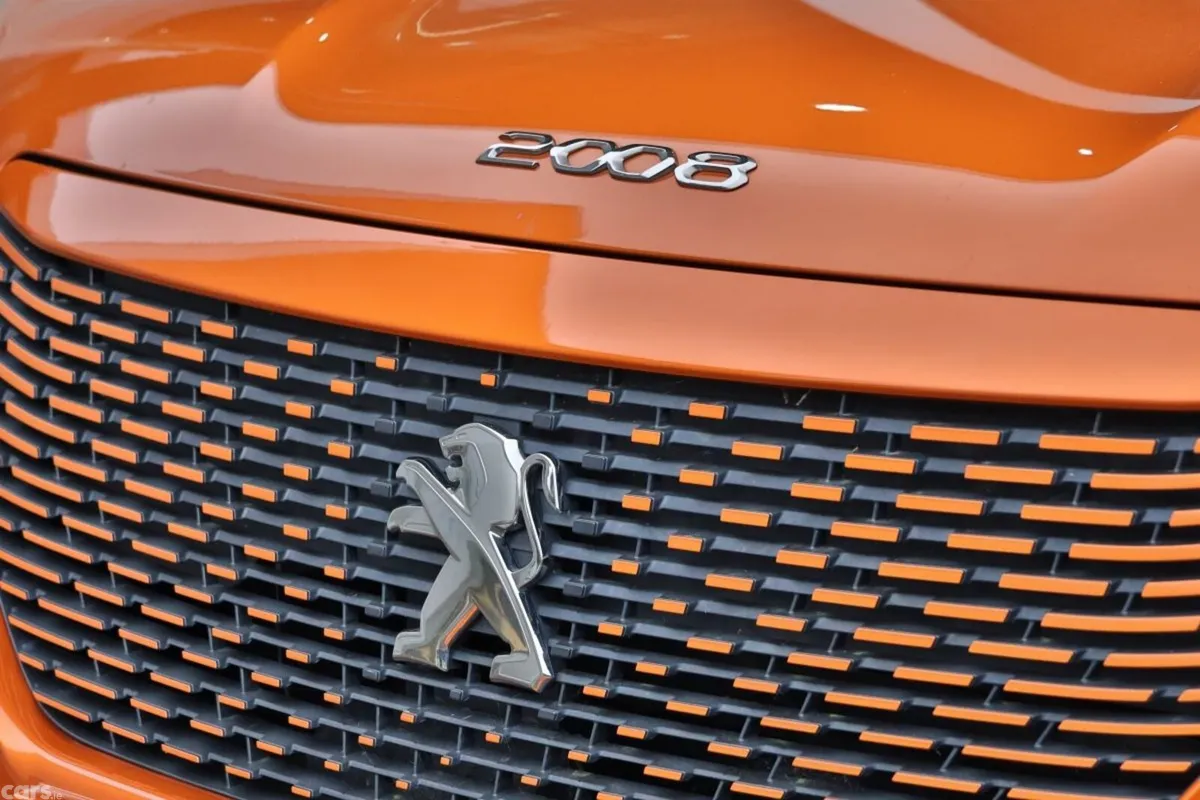 Peugeot 2008 Hatchback, Electric, 2021, Orange