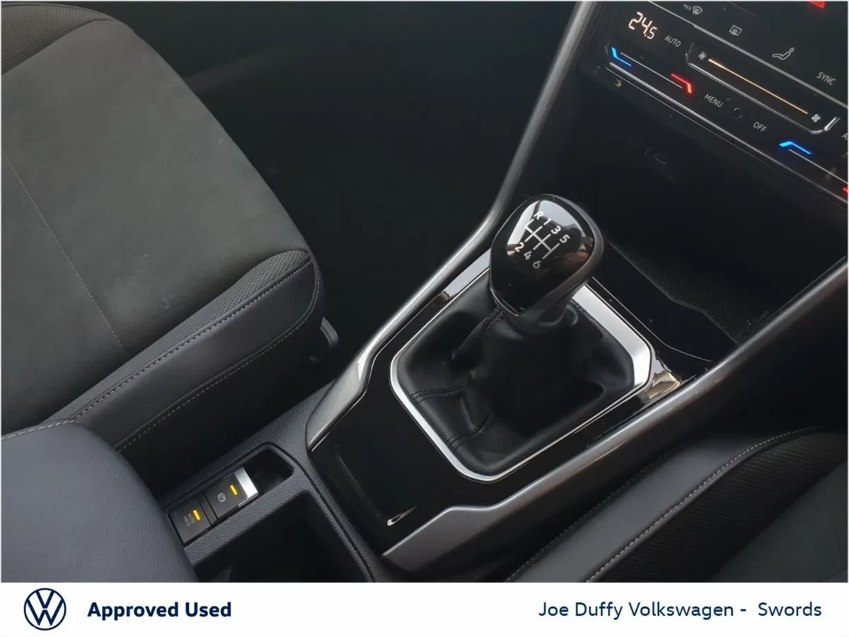 Volkswagen T-Roc SUV, Petrol, 2023, White