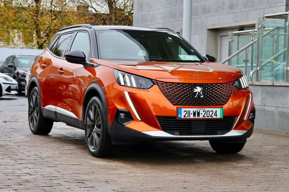 Peugeot 2008 Hatchback, Electric, 2021, Orange
