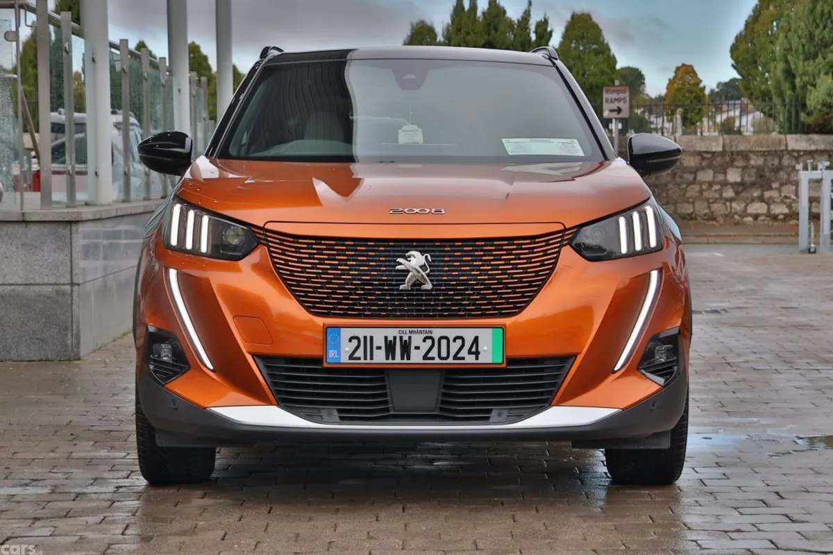 Peugeot 2008 Hatchback, Electric, 2021, Orange