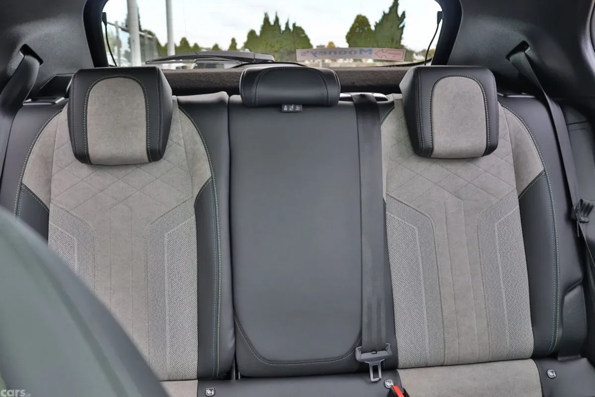 Peugeot 2008 Hatchback, Electric, 2021, Orange