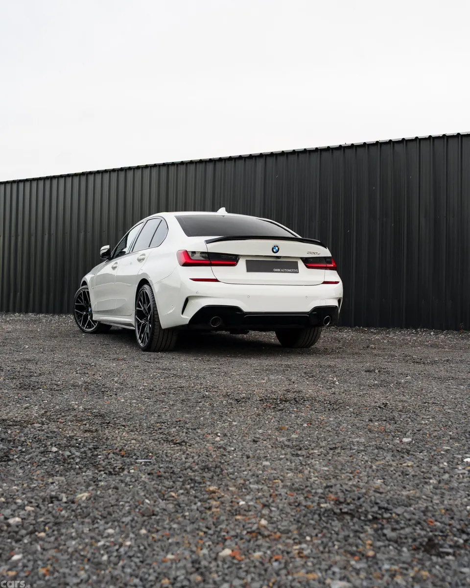 BMW 3-Series Saloon, Petrol Hybrid, 2021, White