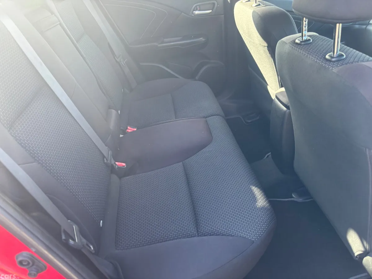 Honda Civic Hatchback, Diesel, 2015, Red