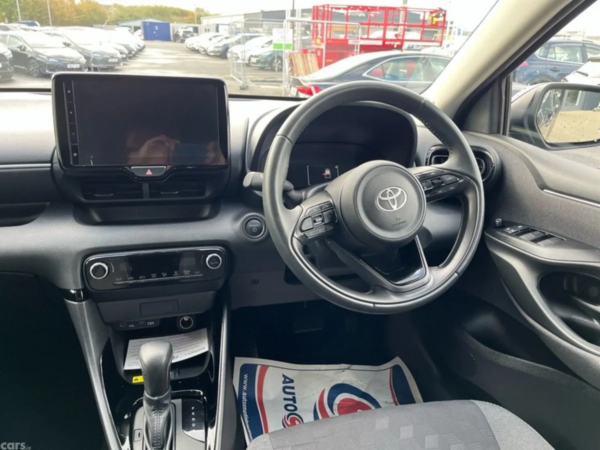 Toyota Yaris Hatchback, Petrol Hybrid, 2025, Grey