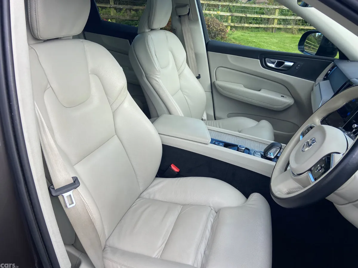 Volvo XC60 SUV, Petrol Plug-in Hybrid, 2023, Grey