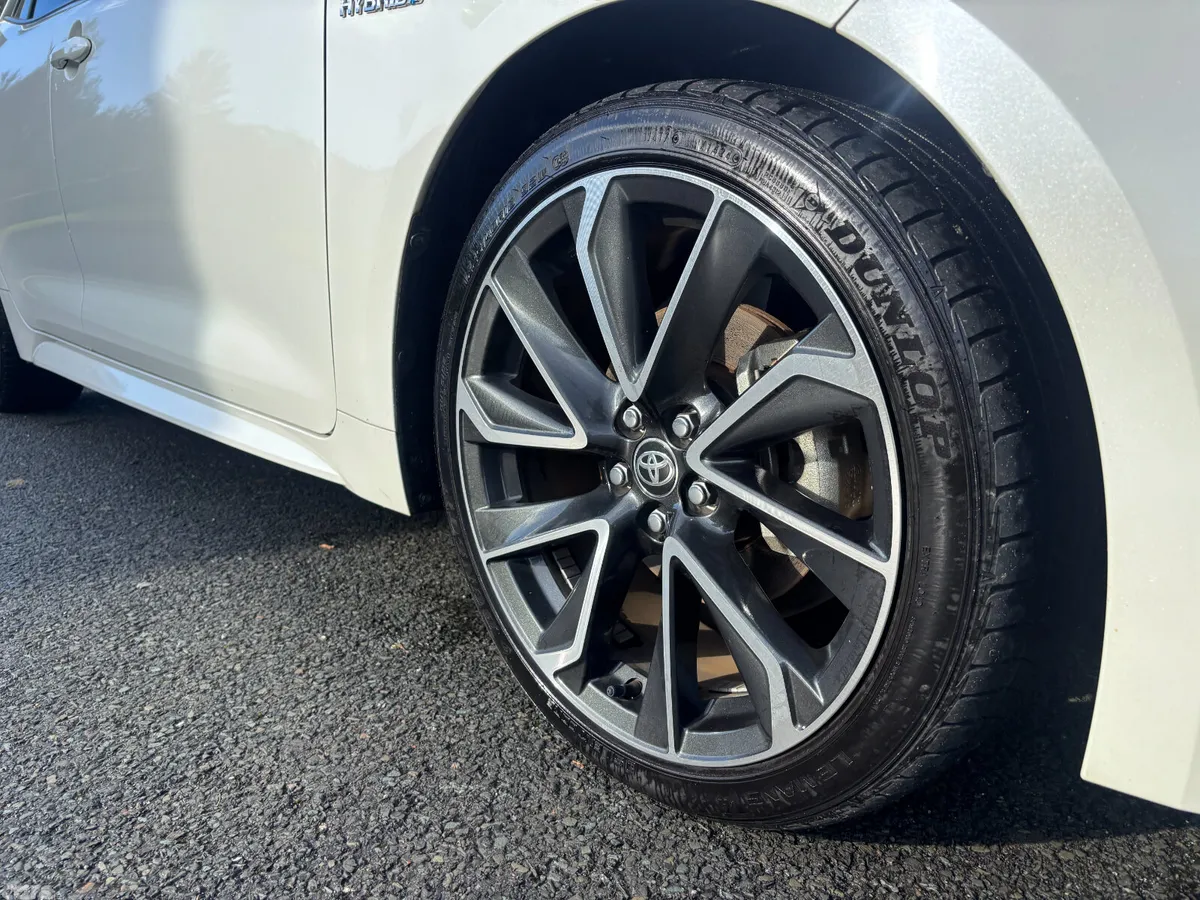 Toyota Corolla Hatchback, Petrol Hybrid, 2019, White