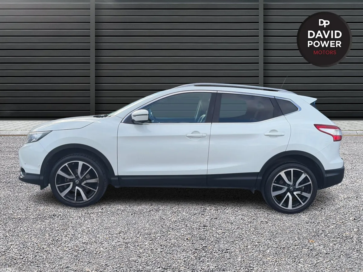 Nissan Qashqai Hatchback, Diesel, 2016, White