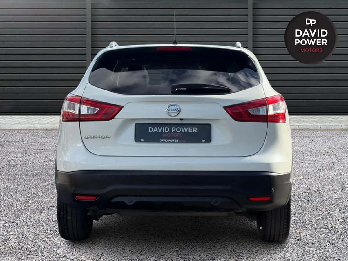 Nissan Qashqai Hatchback, Diesel, 2016, White